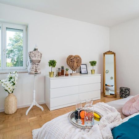 Eg Links-Wunderschoene 70M Grosse 2-Zimmer City Wohnung Naehe Salzburg Freilassing Extérieur photo
